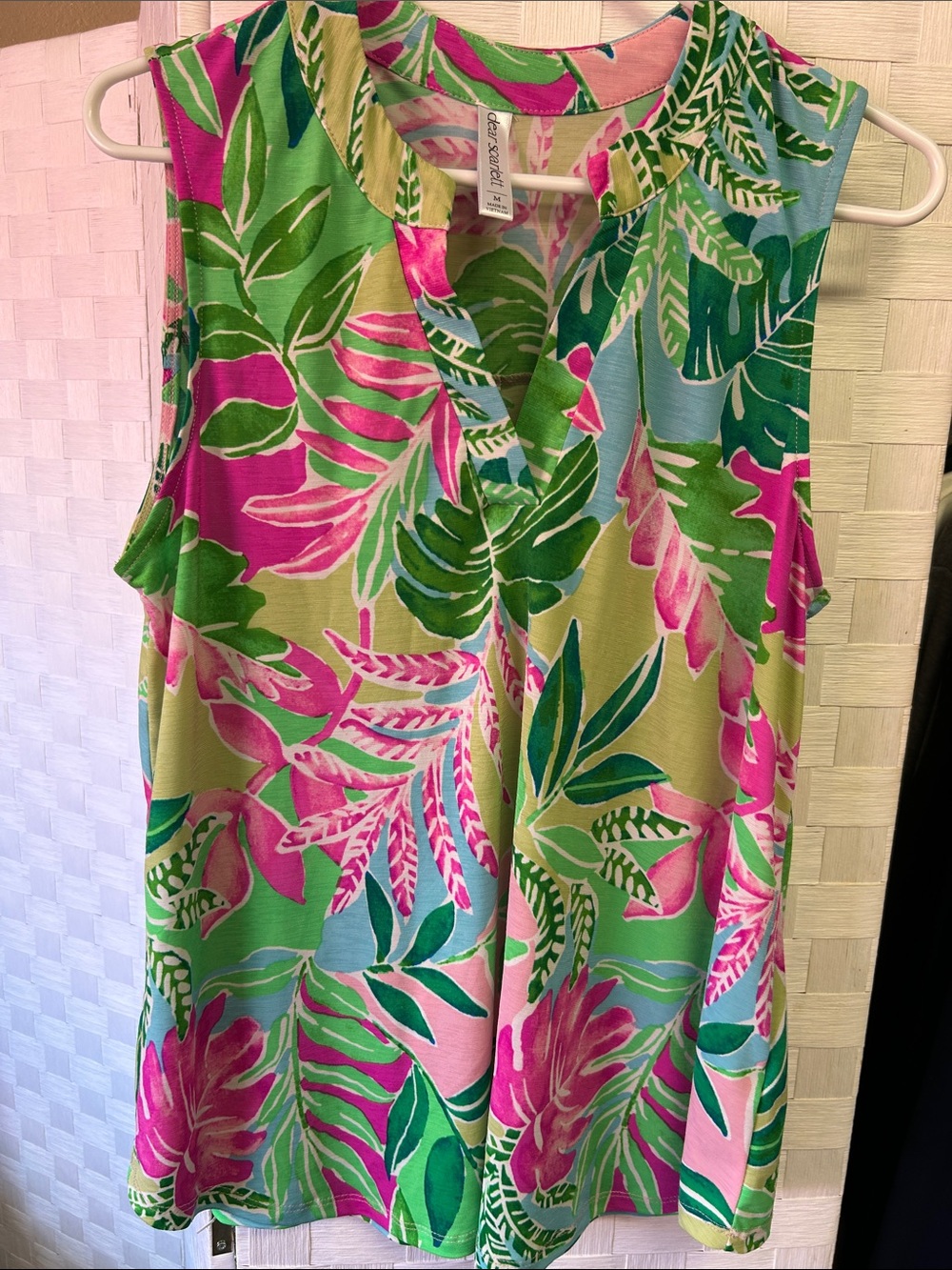 Sleeveless Tropical Leaf V-Neck Camisole - Green/Pink/Blue